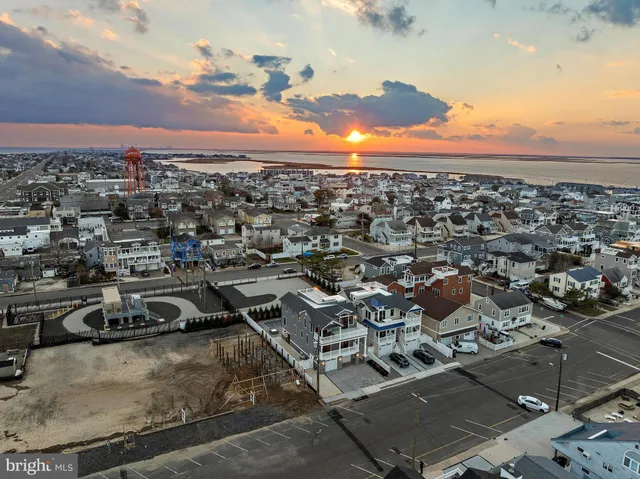 $3,395,000 | 322 3rd Street, Beach Haven, NJ 08008