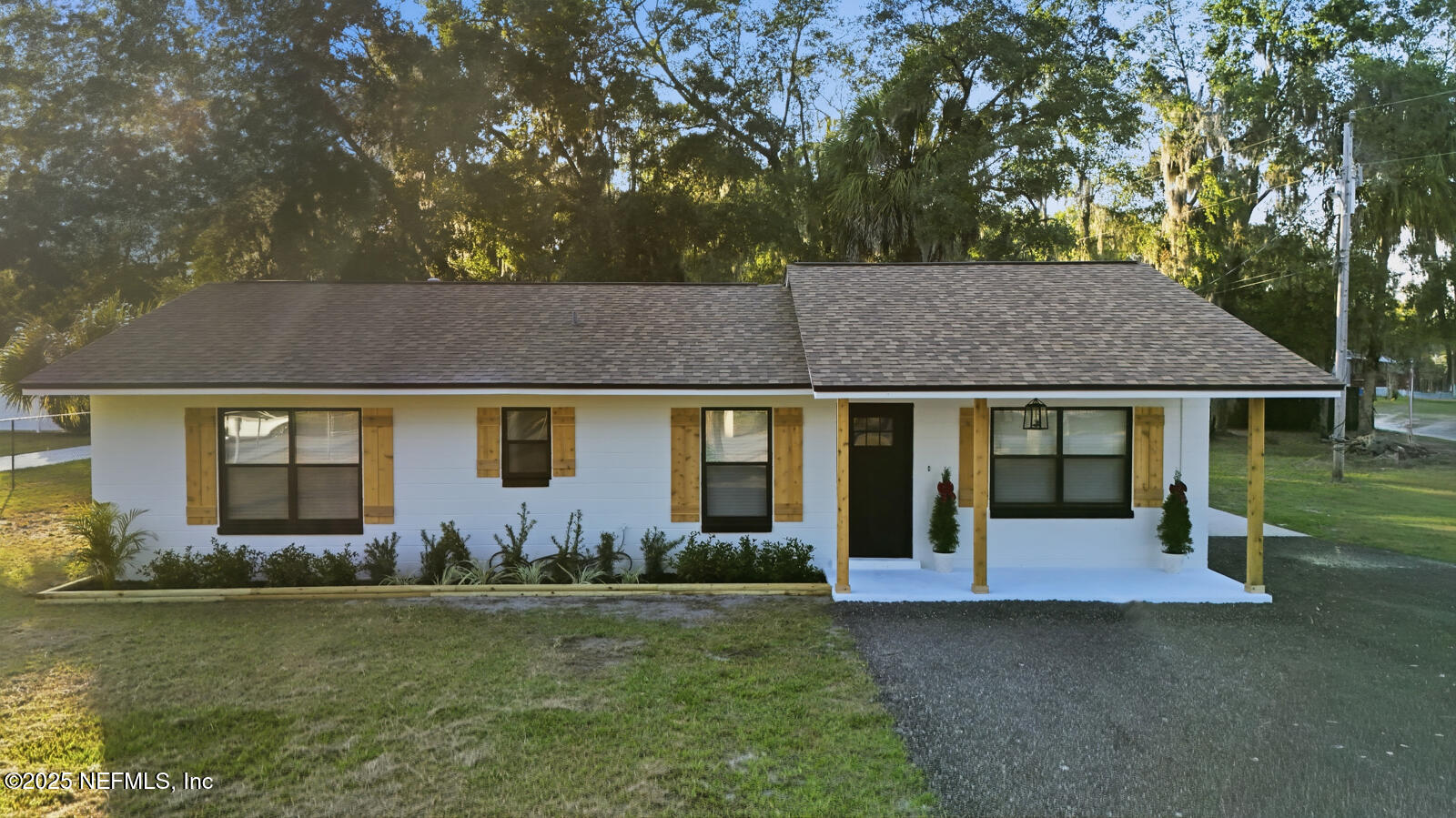 341 Alabama Avenue Palatka, FL 32177 - Photo 2 of 47 front view of a house with a yard