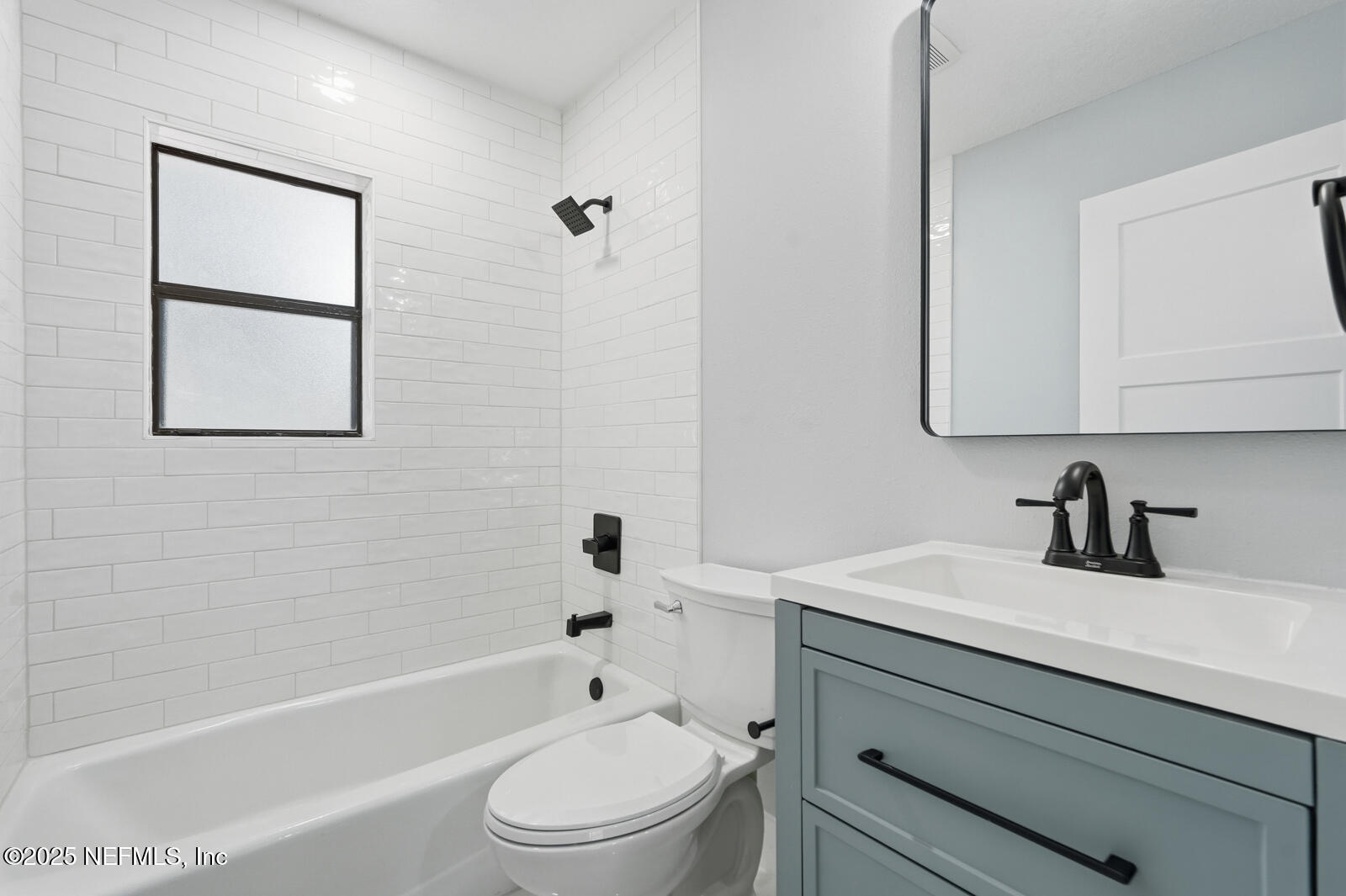 341 Alabama Avenue Palatka, FL 32177 - Photo 25 of 47 a bathroom with a sink a toilet and a bathtub
