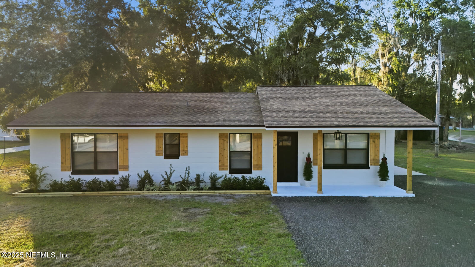 341 Alabama Avenue Palatka, FL 32177 - Photo 45 of 47 front view of a house with a yard