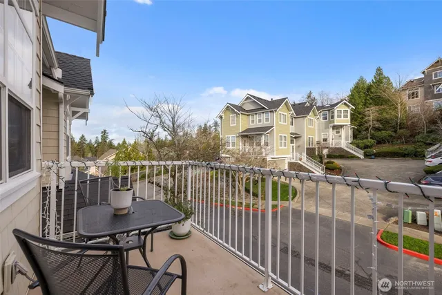 $725,000 | 1601 Northeast Katsura Street, Unit 103, Issaquah, WA 98029