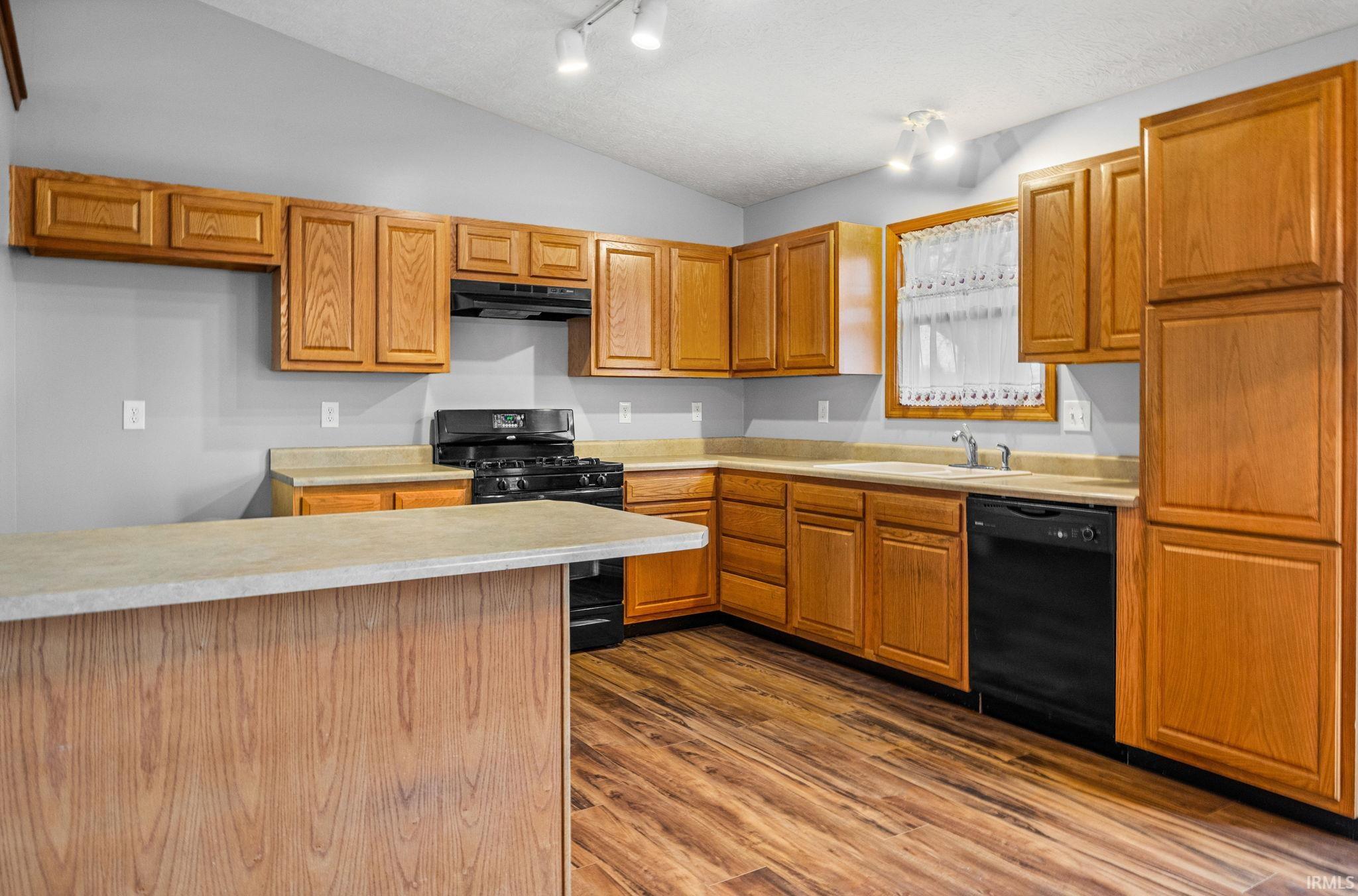 107 West 4th Street Reynolds, IN 47980 - Photo 7 of 33