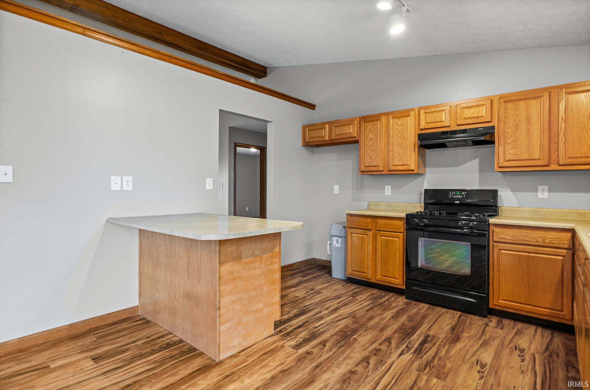 107 West 4th Street Reynolds, IN 47980 - Photo 9 of 33