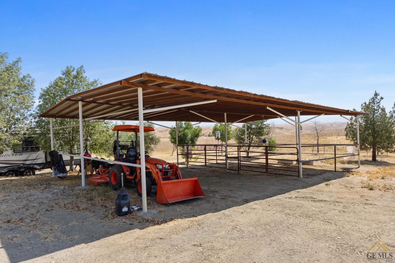 Undisclosed Address Bakersfield, CA 93308 - Photo 37 of 39 a view of outdoor space