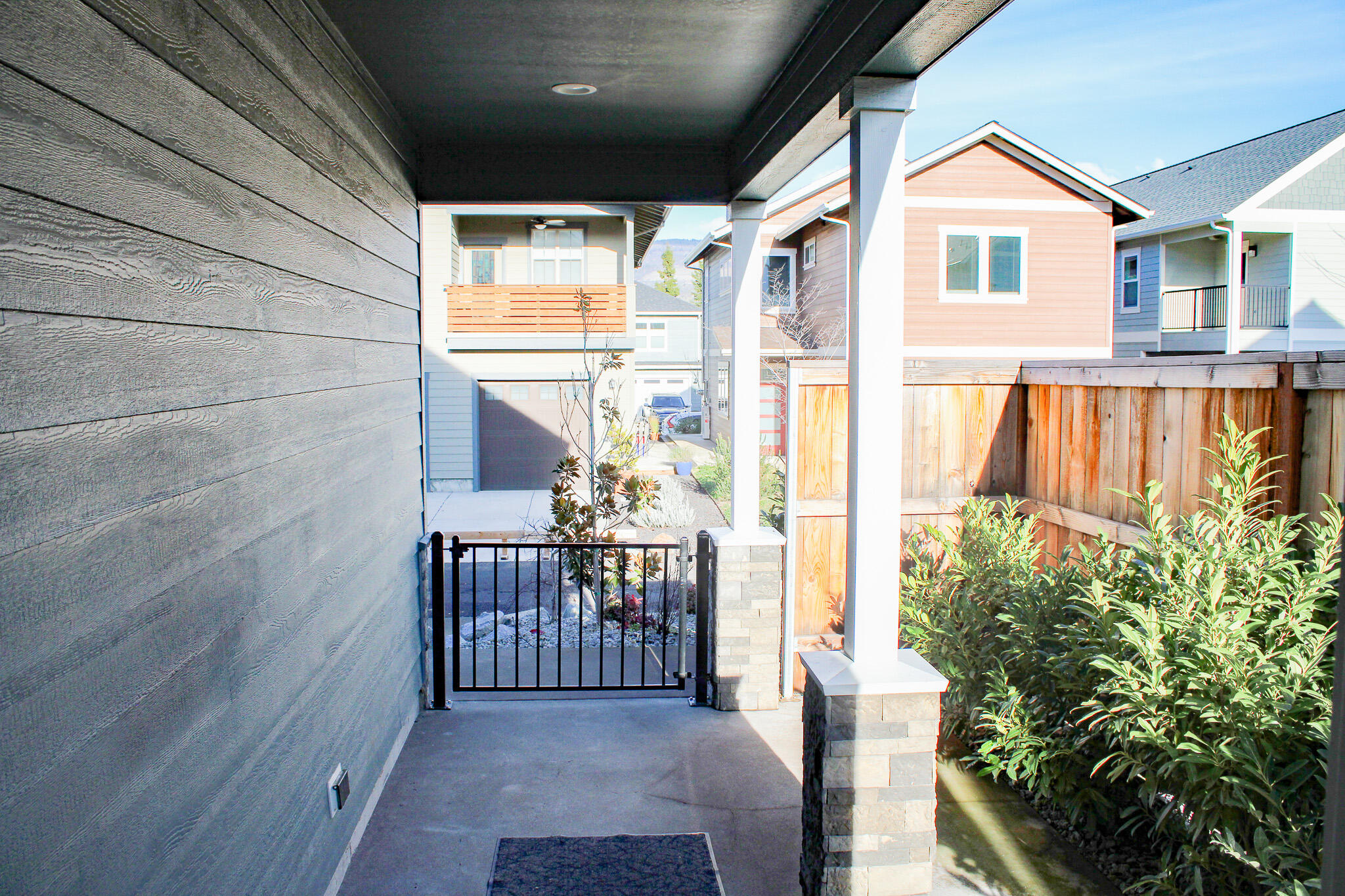 237 Willow Way Talent, OR 97540 - Photo 27 of 28 Kirt Real Estate 2025-64
