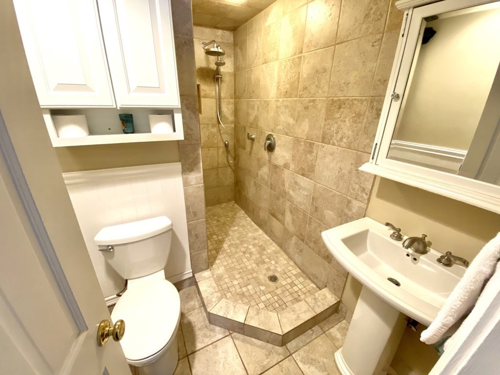 82 Dillingham Way Hanover, MA 02339 - Photo 14 of 38