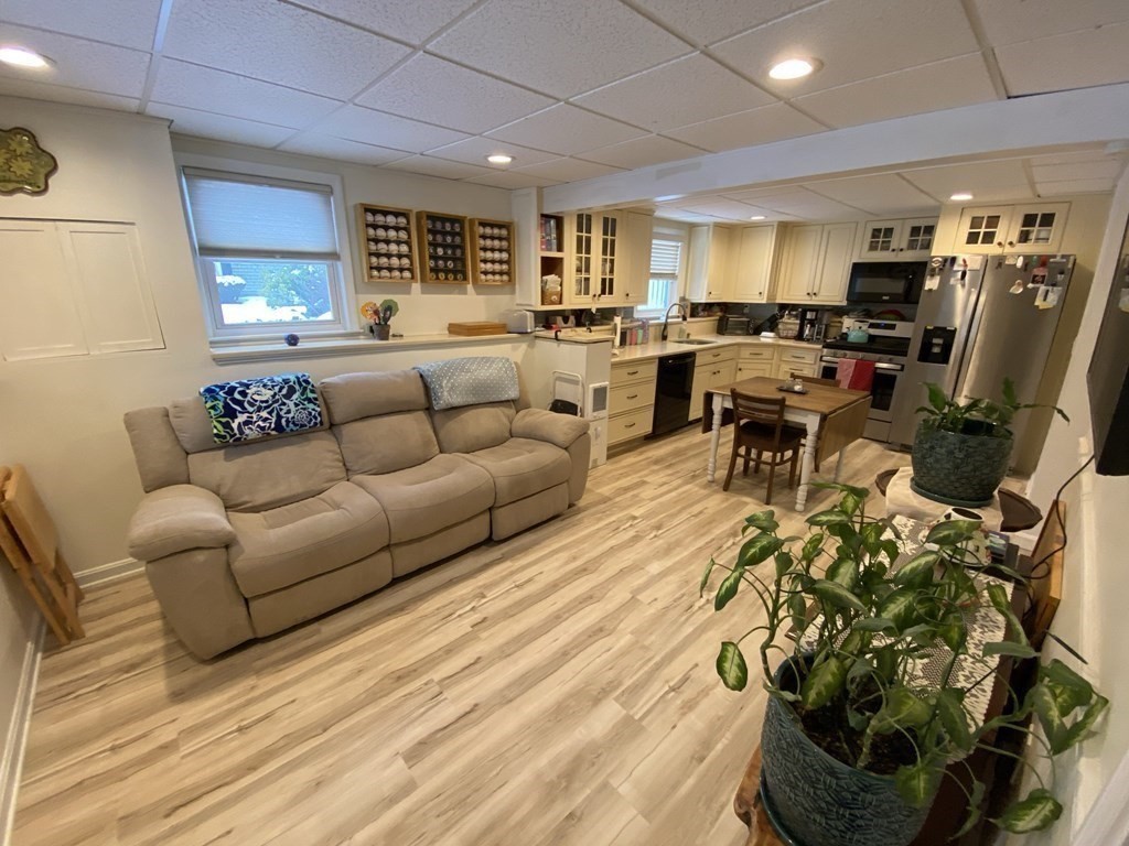 82 Dillingham Way Hanover, MA 02339 - Photo 25 of 38