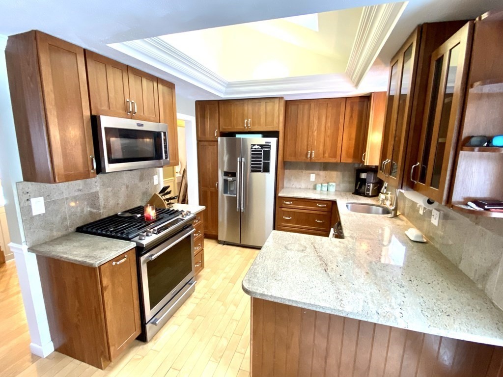 82 Dillingham Way Hanover, MA 02339 - Photo 3 of 38