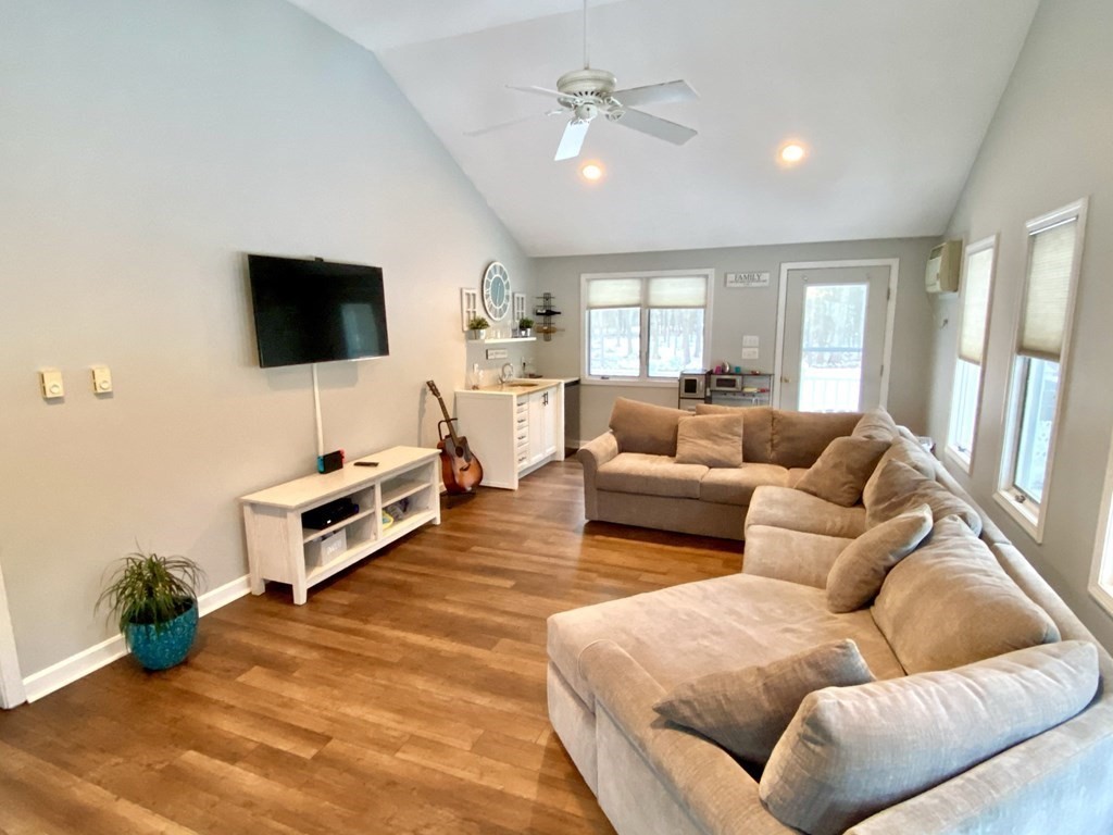 82 Dillingham Way Hanover, MA 02339 - Photo 7 of 38