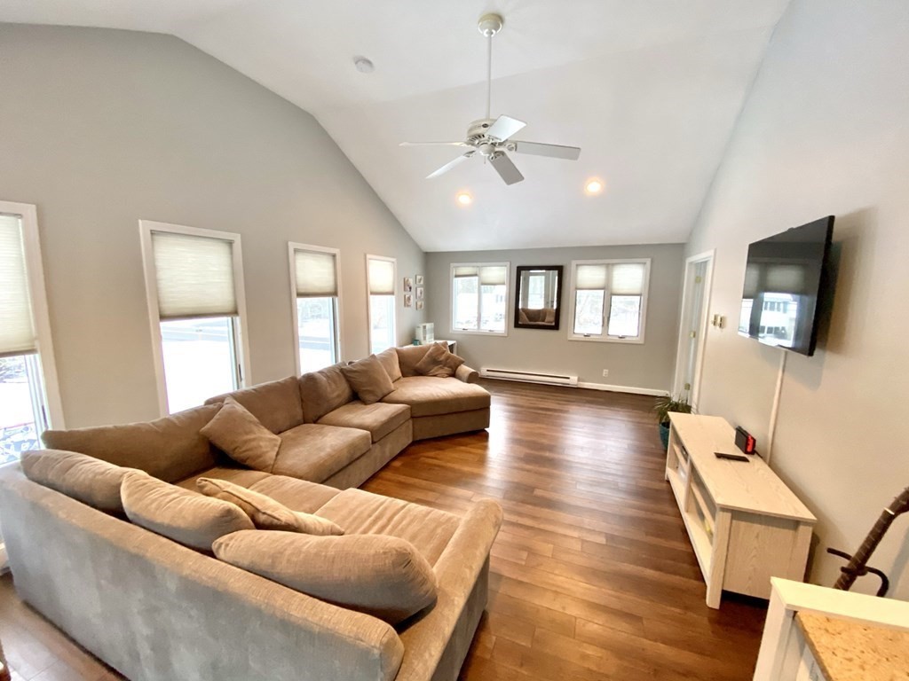 82 Dillingham Way Hanover, MA 02339 - Photo 9 of 38