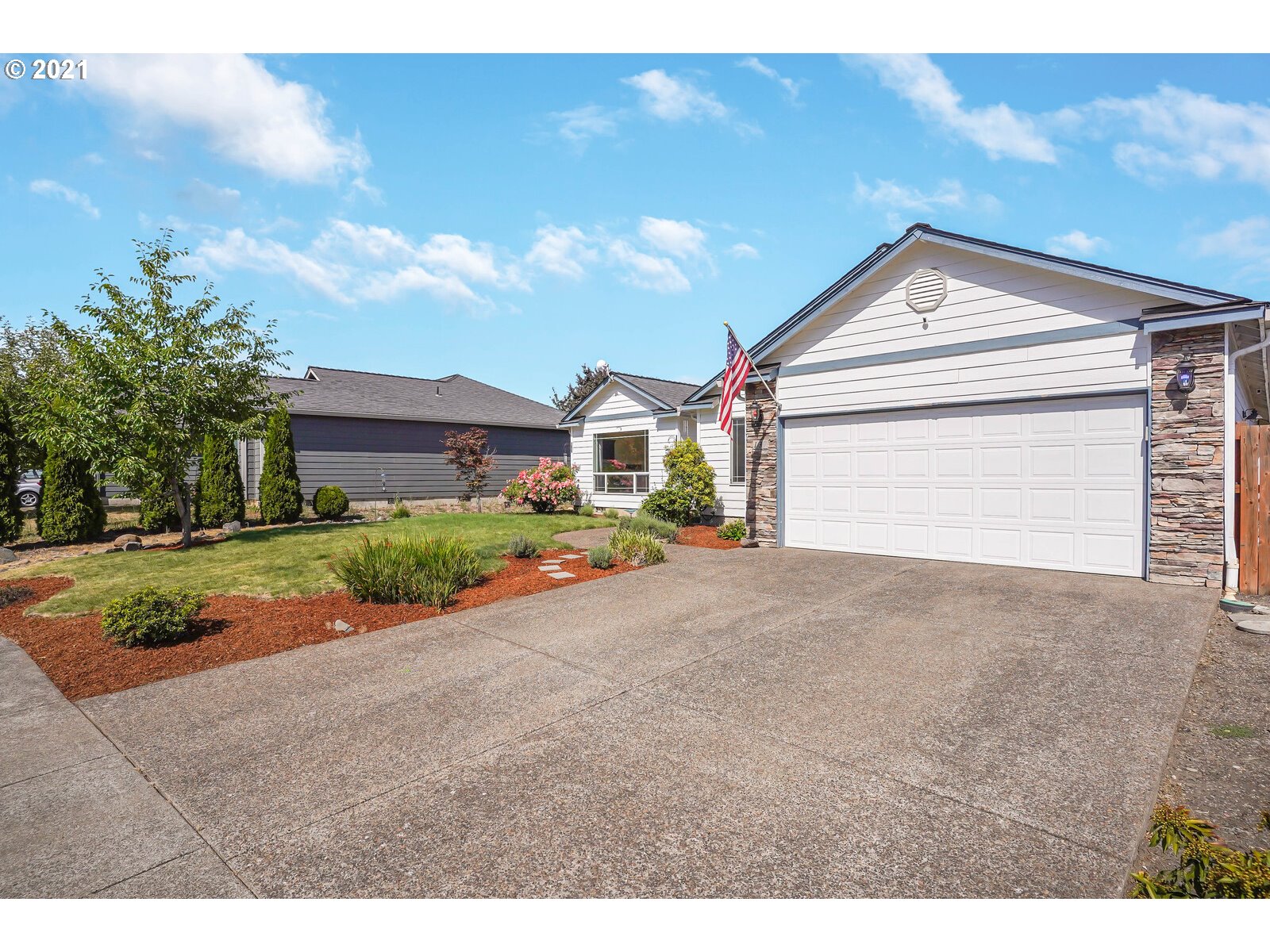 137 8th Street Jefferson, OR 97352 - Photo 2 of 32 Gallery Image 2
