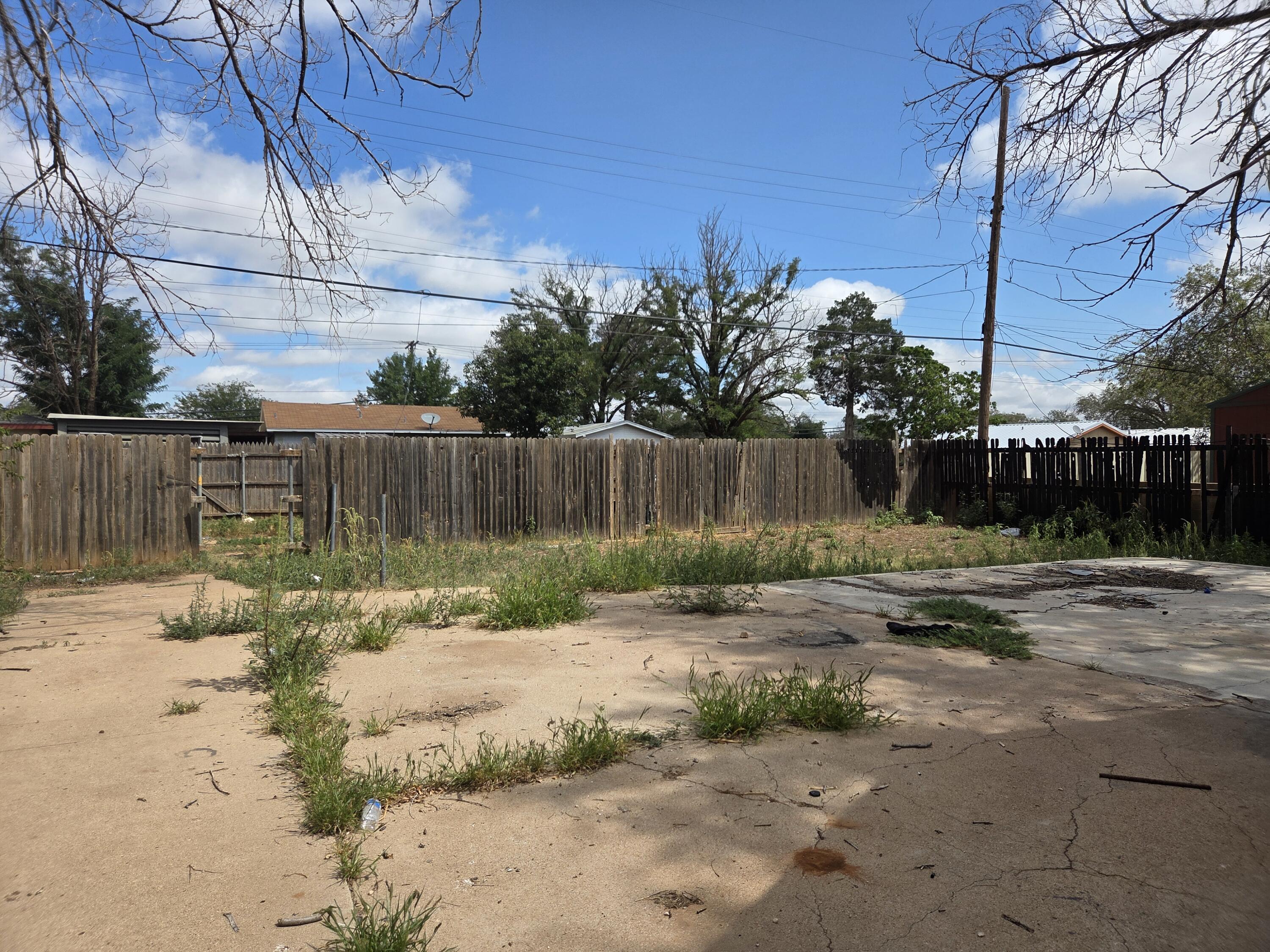 614 39th Street Lubbock, TX 79404 - Photo 9 of 11 20250829_120227 (1)