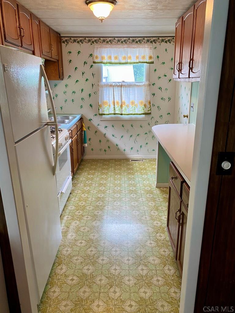 2058 Frankstown Road Johnstown, PA 15902 - Photo 17 of 63