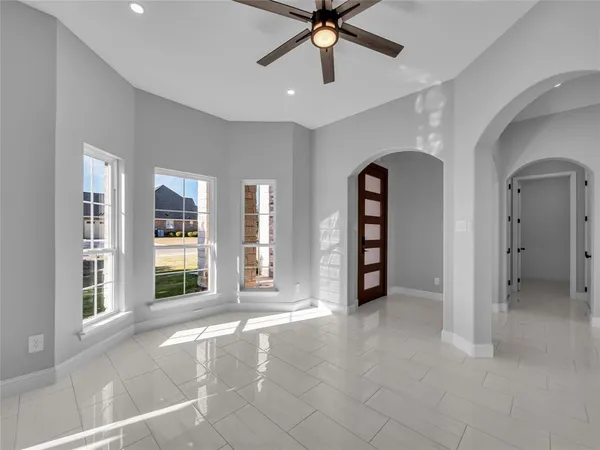 $590,000 | 2900 Terrytown Drive, Ennis, TX 75119
