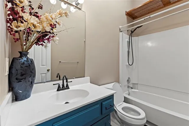 $344,900 | 2504 Northeast Dale Hunter Place, Lee's Summit, MO 64086