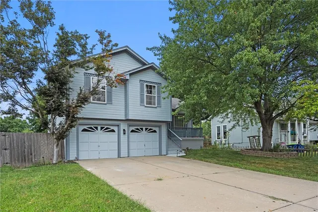 $344,900 | 2504 Northeast Dale Hunter Place, Lee's Summit, MO 64086