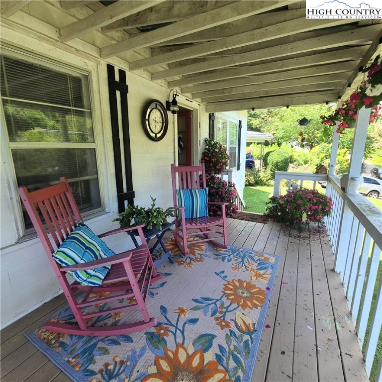 585 George's Gap Road Vilas, NC 28692 - Photo 8 of 50 Gallery Image 8