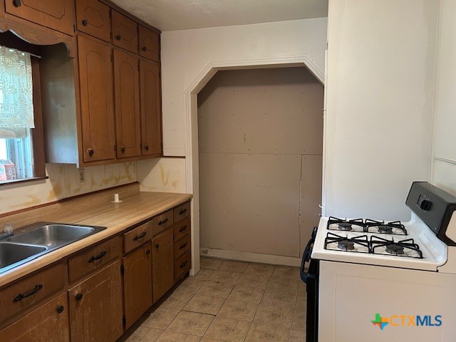 1118 West Main Street Gatesville, TX 76528 - Photo 10 of 32