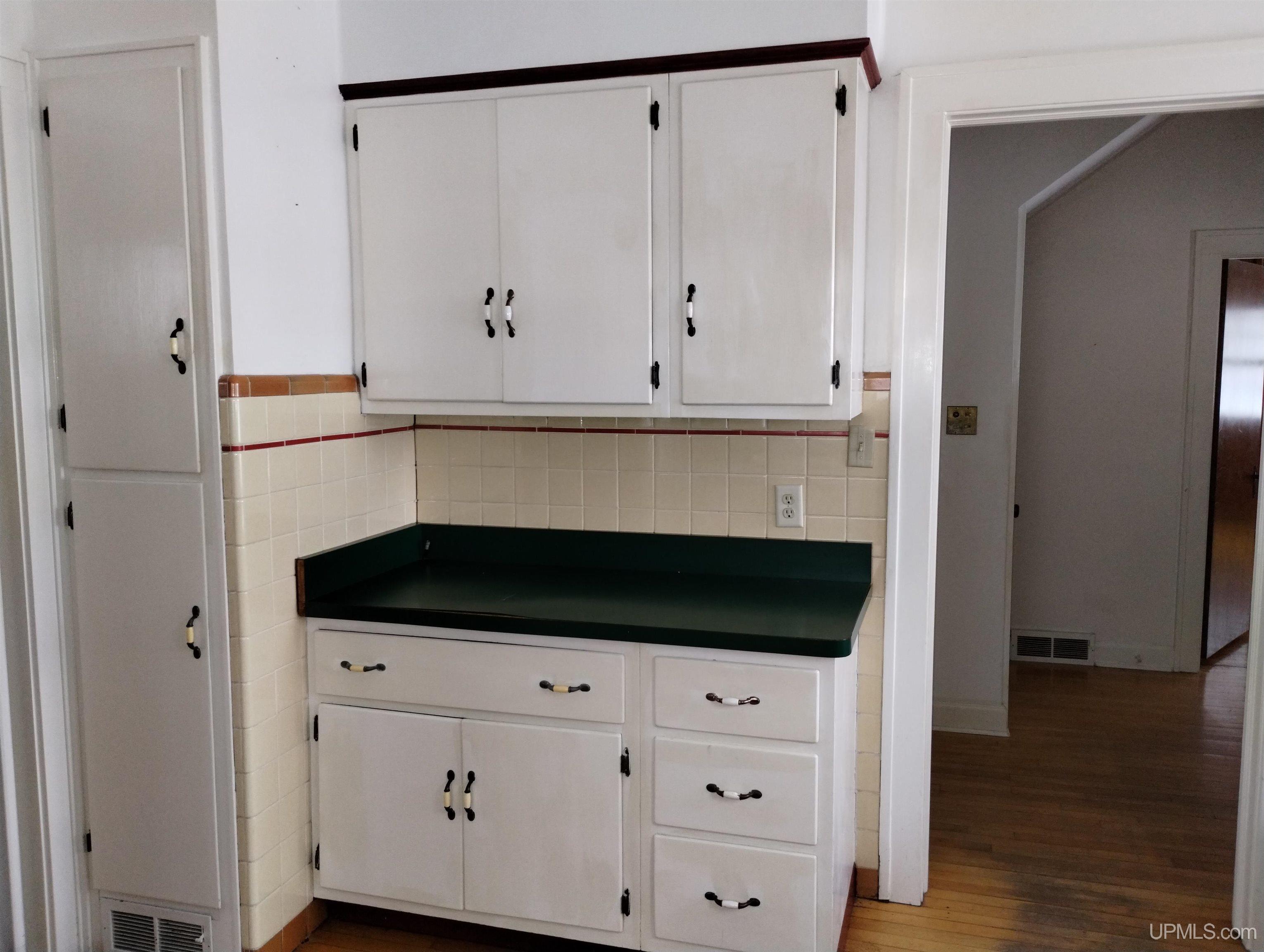 804 South 13th Street Escanaba, MI 49829 - Photo 20 of 61