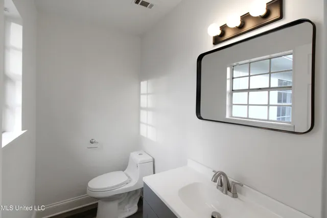 $1,900 | 319 Eastwood Avenue, Ridgeland, MS 39157