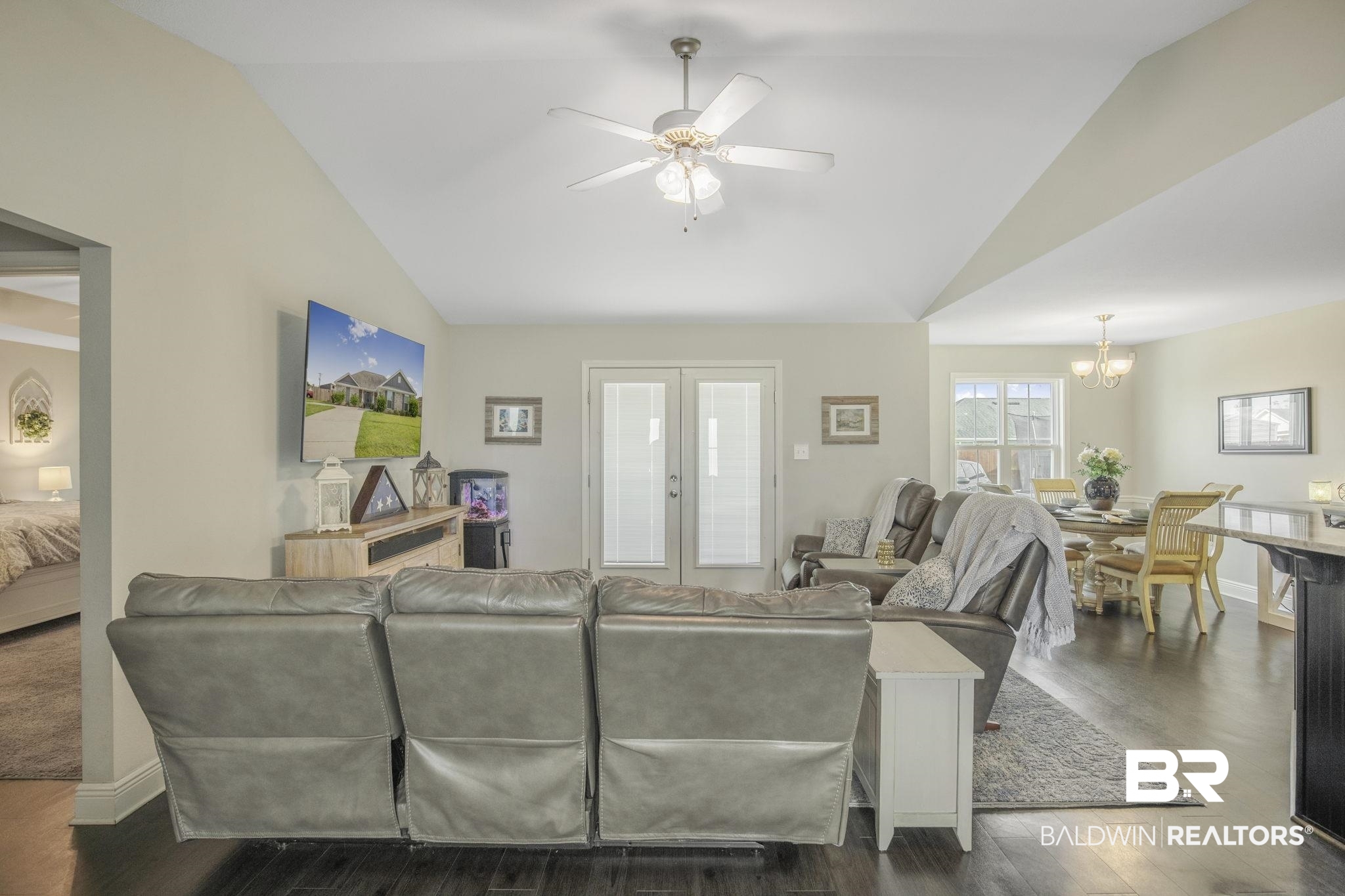 15648 Medway Court Foley, AL 36535 - Photo 4 of 35 Living Room