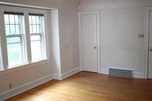 $1,400 | 1614 East Newton Avenue, Shorewood, WI 53211