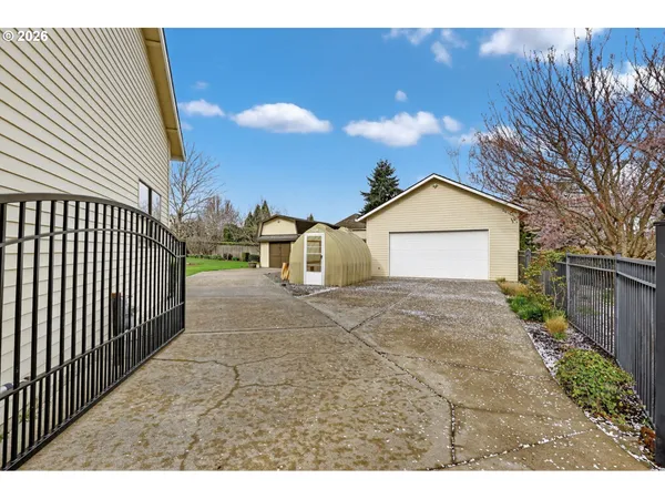 $989,000 | 14067 Southeast Eklund Avenue, Boring, OR 97009
