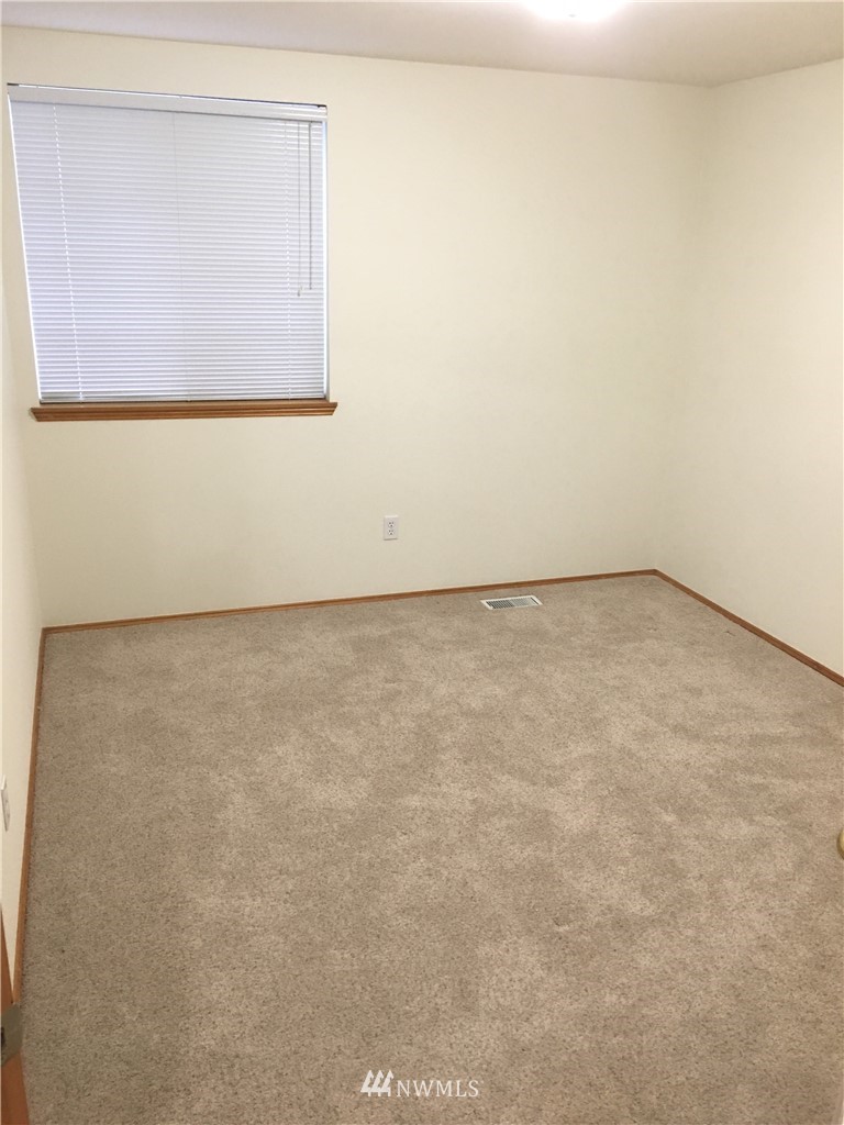 100 172nd Place Southeast Bothell, WA 98012 - Photo 14 of 18