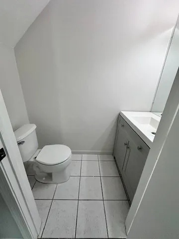 a bathroom with a toilet