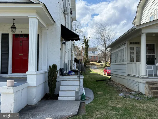 $1,500 | 21 South Stewart Street, Unit 2, Winchester, VA 22601