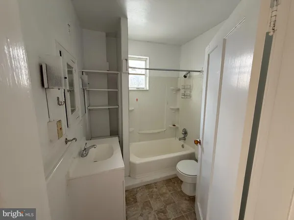 $1,500 | 21 South Stewart Street, Unit 2, Winchester, VA 22601