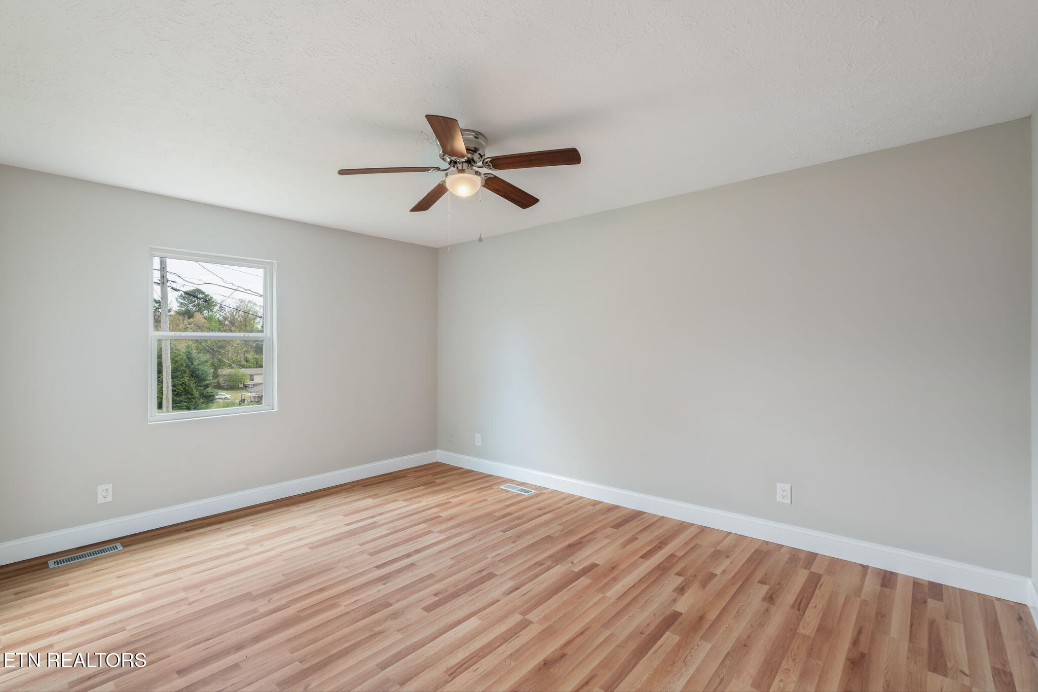 1305 Chipwood Road Knoxville, TN 37932 - Photo 22 of 42 21-web-or-mls-1305 Chipwood Circle-22