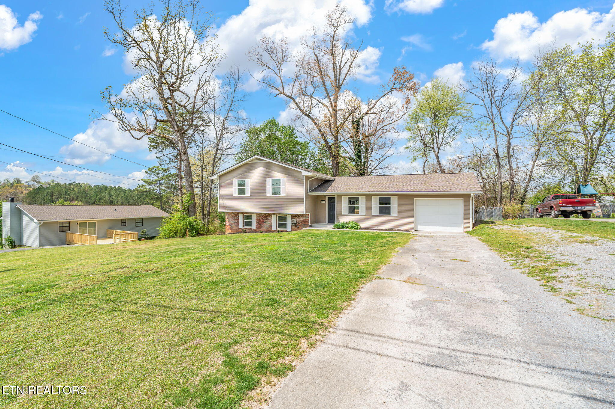 1305 Chipwood Road Knoxville, TN 37932 - Photo 6 of 42 6-web-or-mls-1305 Chipwood Circle-7