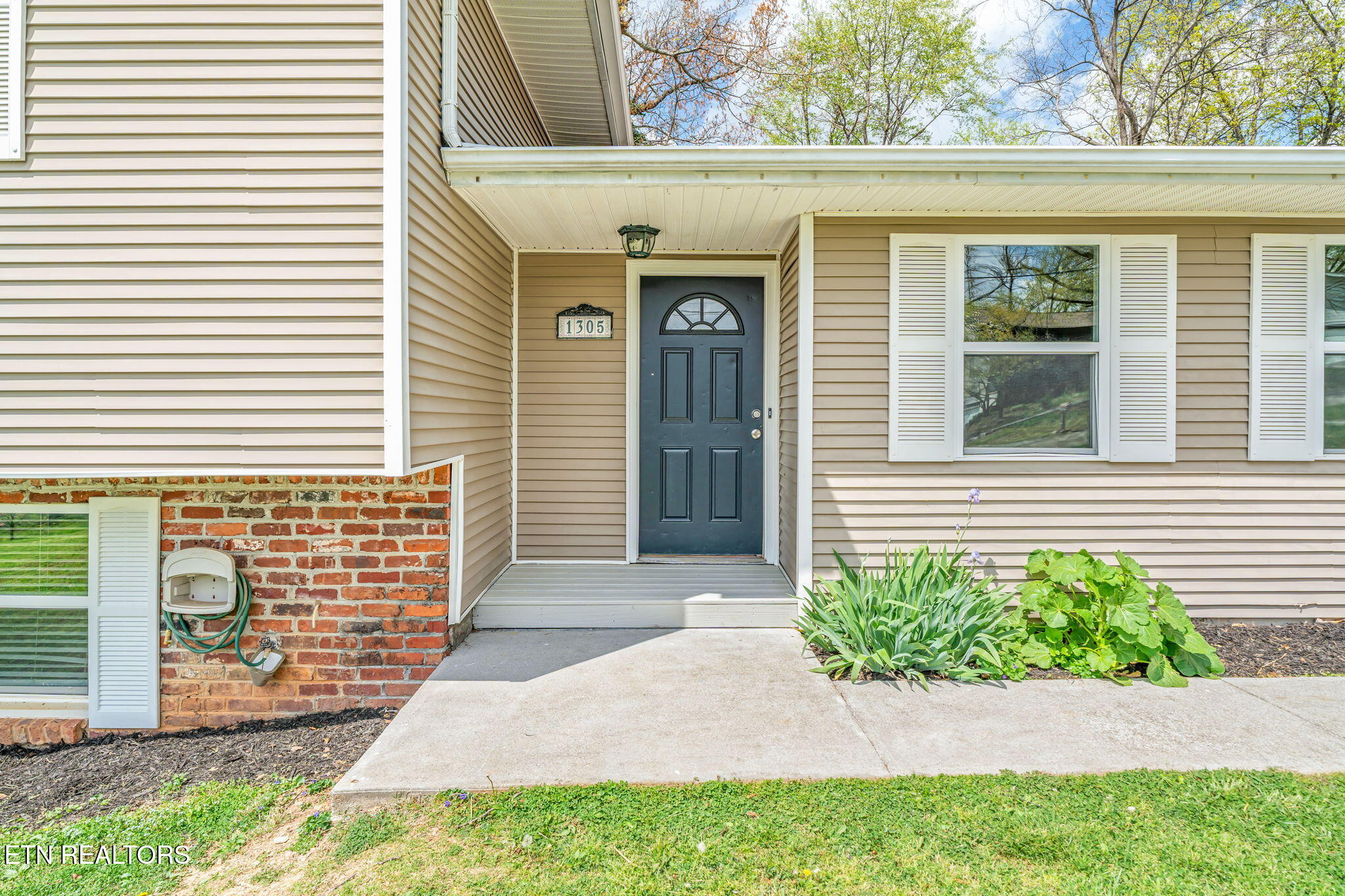 1305 Chipwood Road Knoxville, TN 37932 - Photo 7 of 42 7-web-or-mls-1305 Chipwood Circle-8