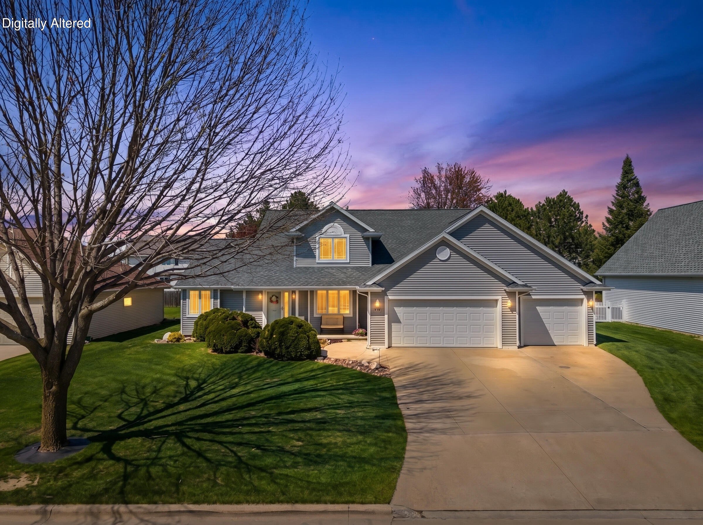 3445 Edinburgh Road Green Bay, WI 54311 - Photo 6 of 34 Twilight Photo