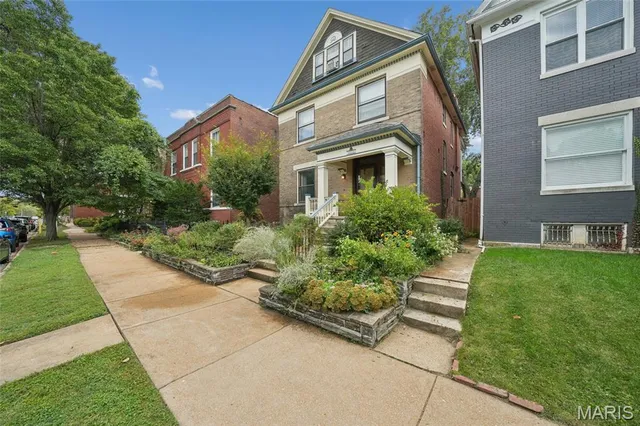 $425,000 | 3632 Hartford Street, St. Louis, MO 63116