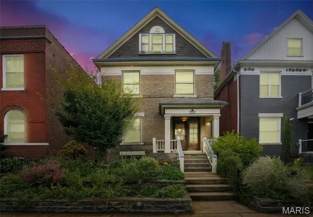 $425,000 | 3632 Hartford Street, St. Louis, MO 63116