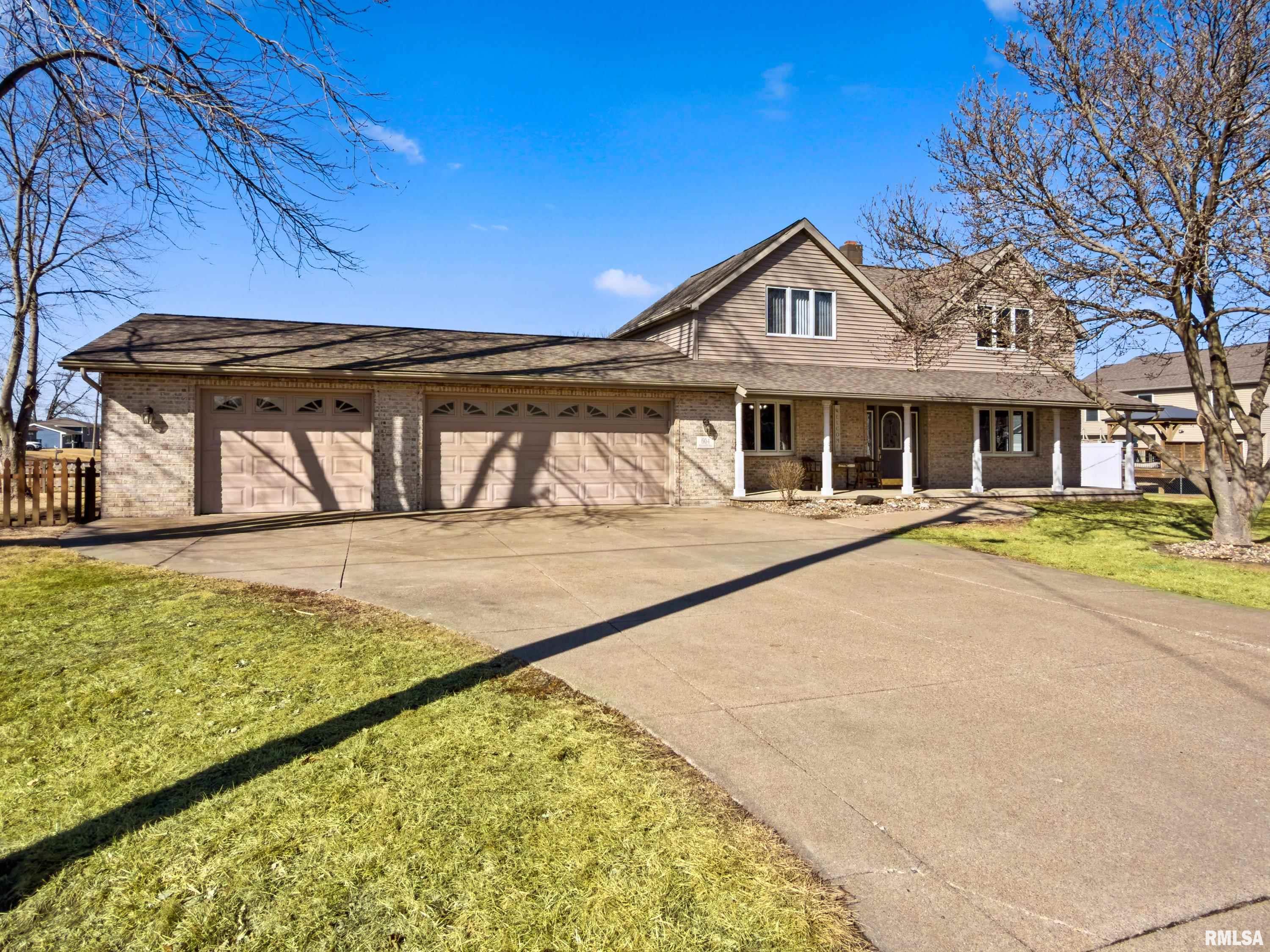 604 South Pleasant Hill Road East Peoria, IL 61611 - Photo 1 of 57