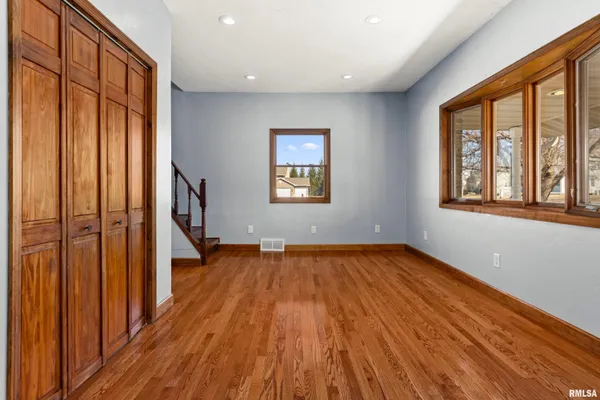 $250,000 | 604 South Pleasant Hill Road, East Peoria, IL 61611