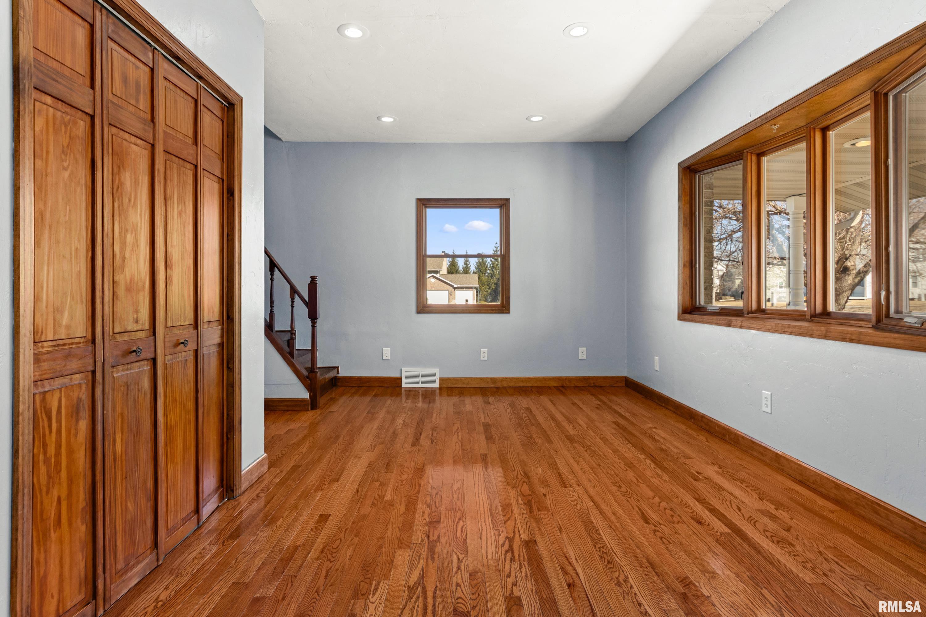 604 South Pleasant Hill Road East Peoria, IL 61611 - Photo 14 of 57