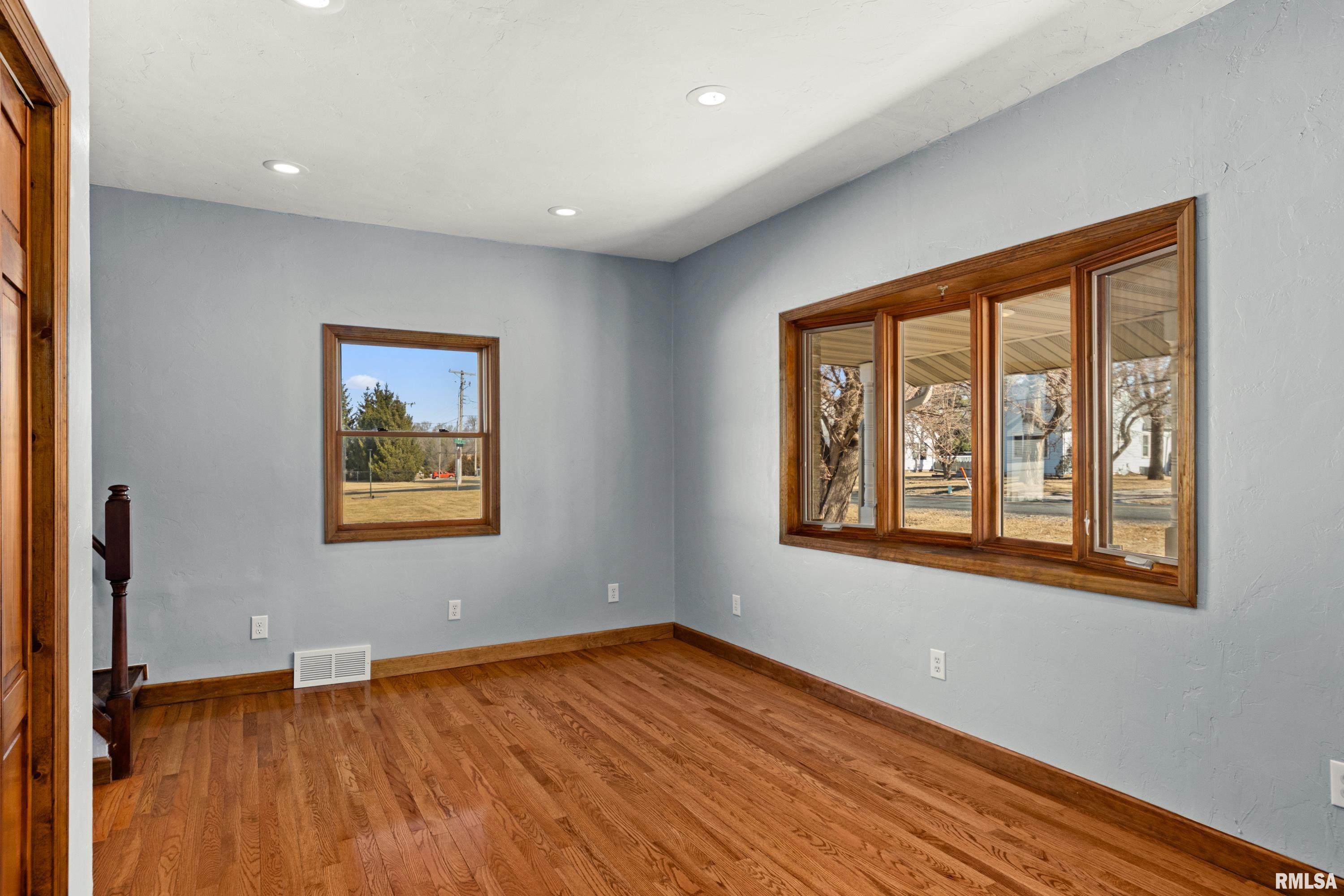 604 South Pleasant Hill Road East Peoria, IL 61611 - Photo 15 of 57