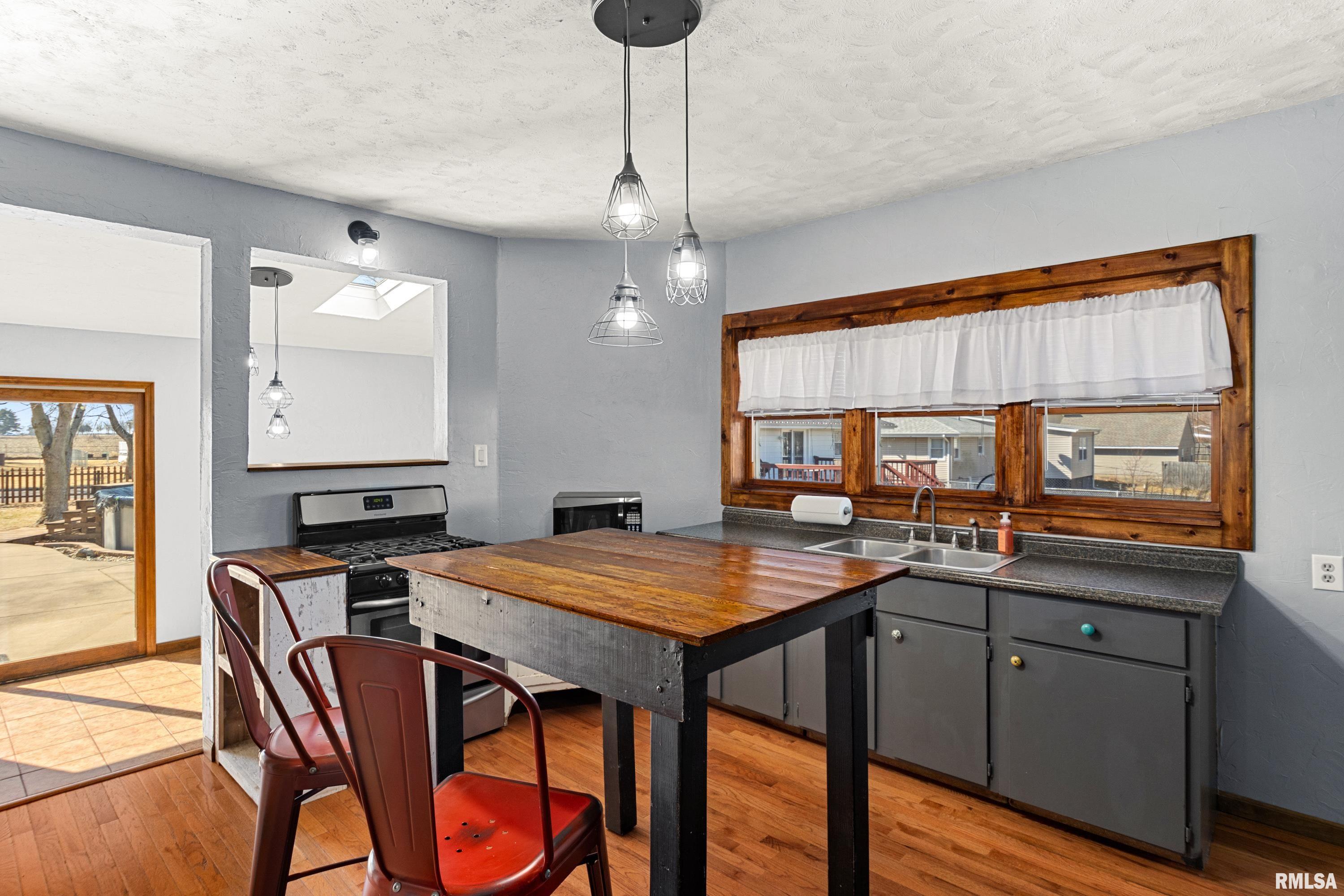 604 South Pleasant Hill Road East Peoria, IL 61611 - Photo 18 of 57