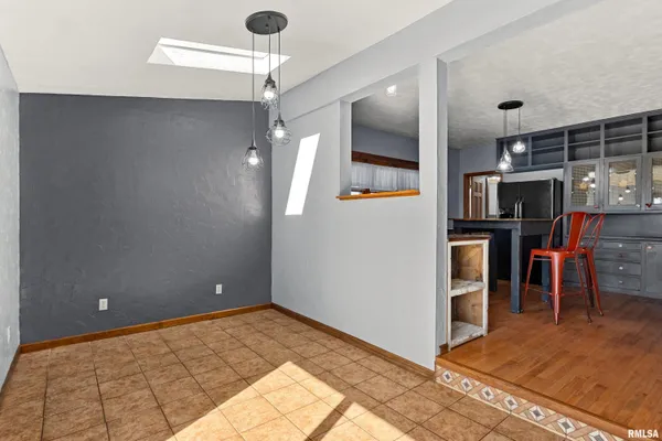 $250,000 | 604 South Pleasant Hill Road, East Peoria, IL 61611