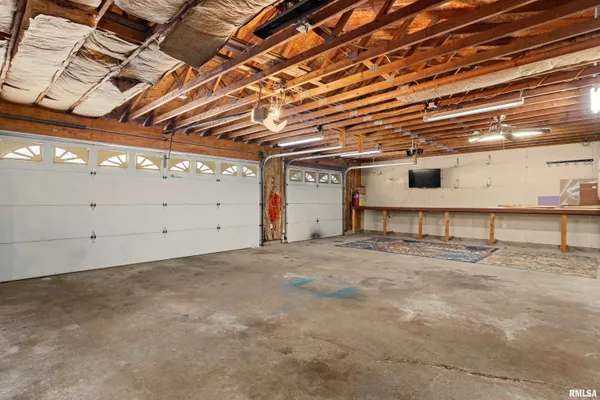 $250,000 | 604 South Pleasant Hill Road, East Peoria, IL 61611