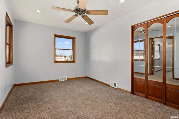 $250,000 | 604 South Pleasant Hill Road, East Peoria, IL 61611