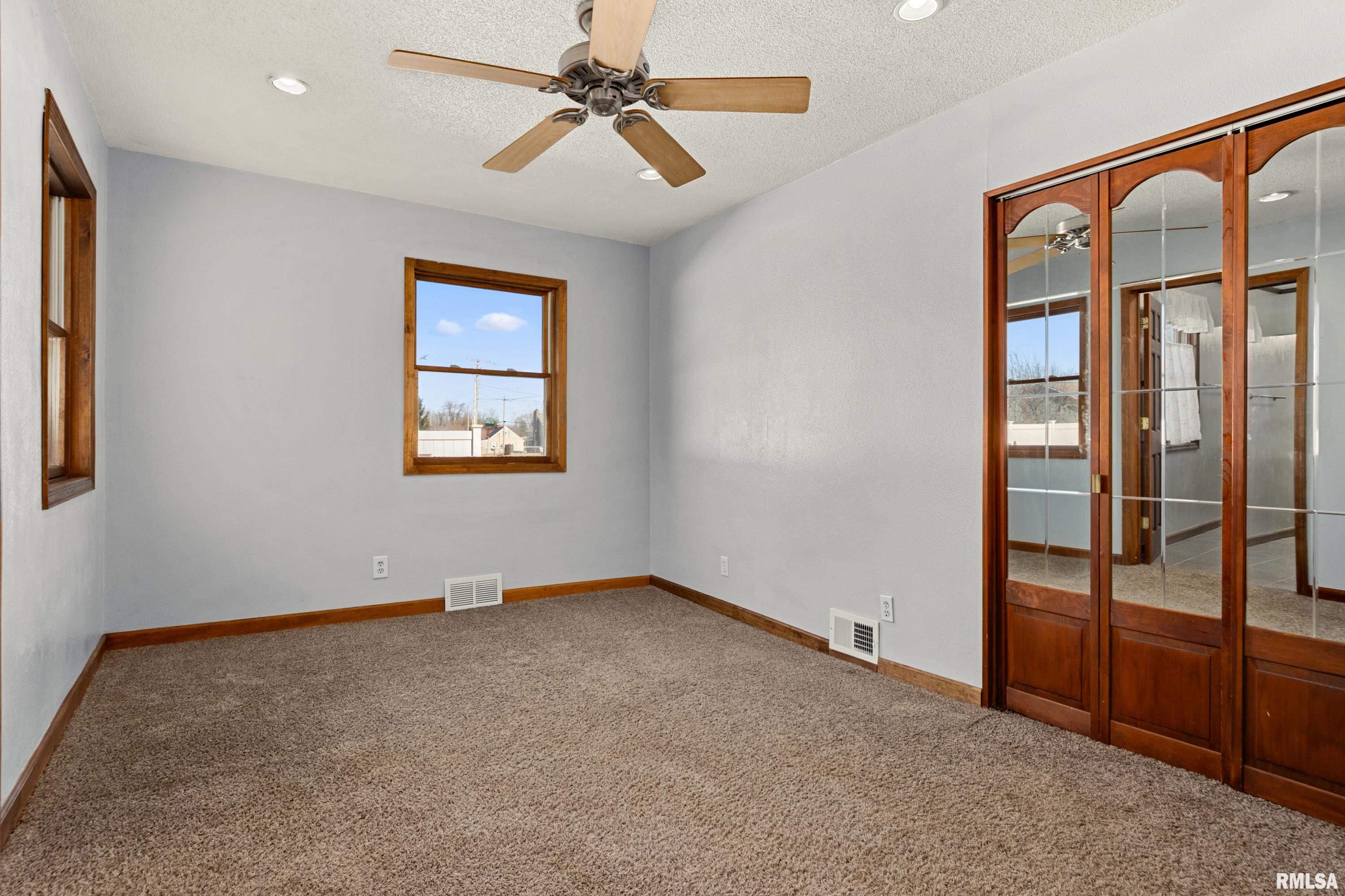 604 South Pleasant Hill Road East Peoria, IL 61611 - Photo 33 of 57