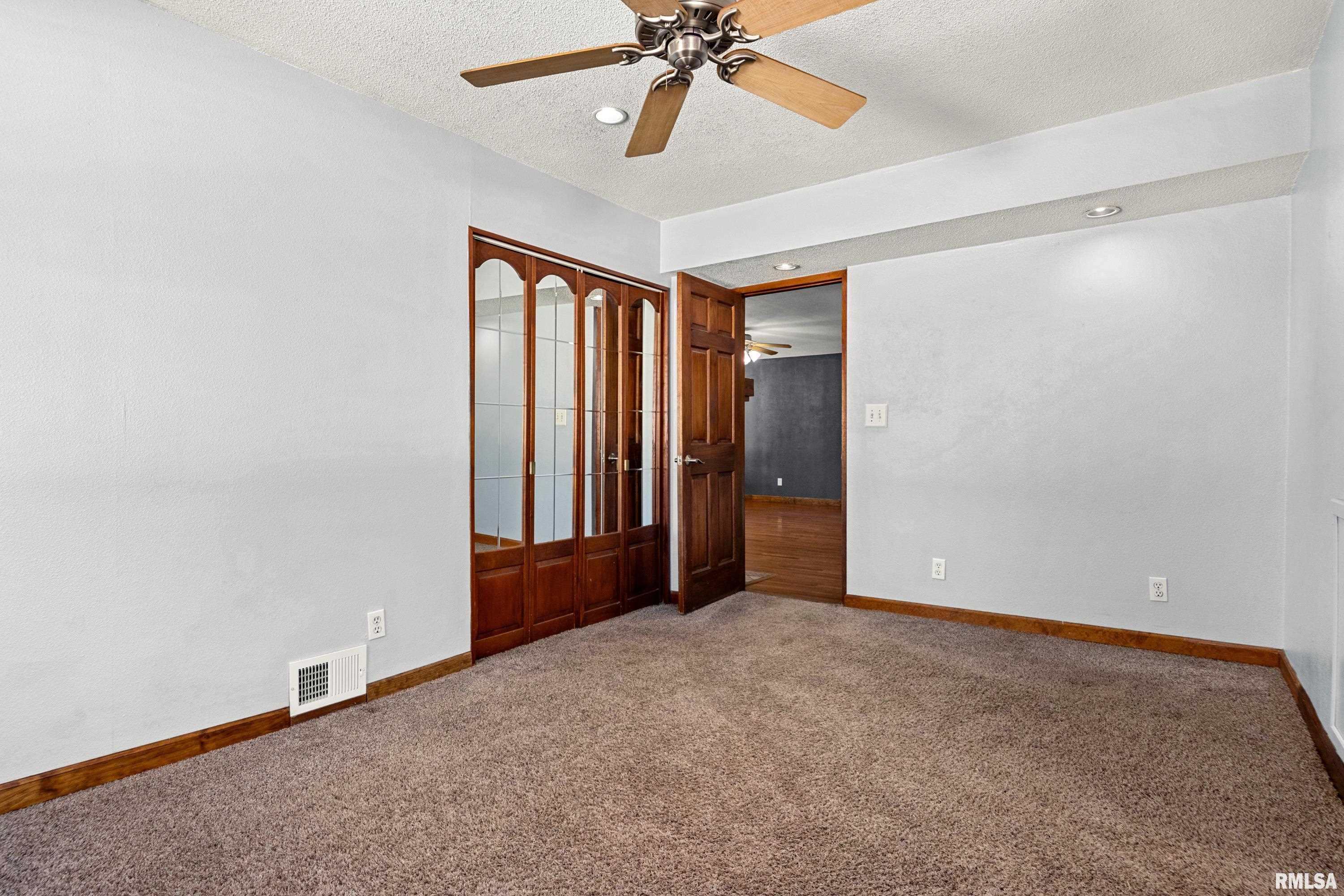 604 South Pleasant Hill Road East Peoria, IL 61611 - Photo 34 of 57
