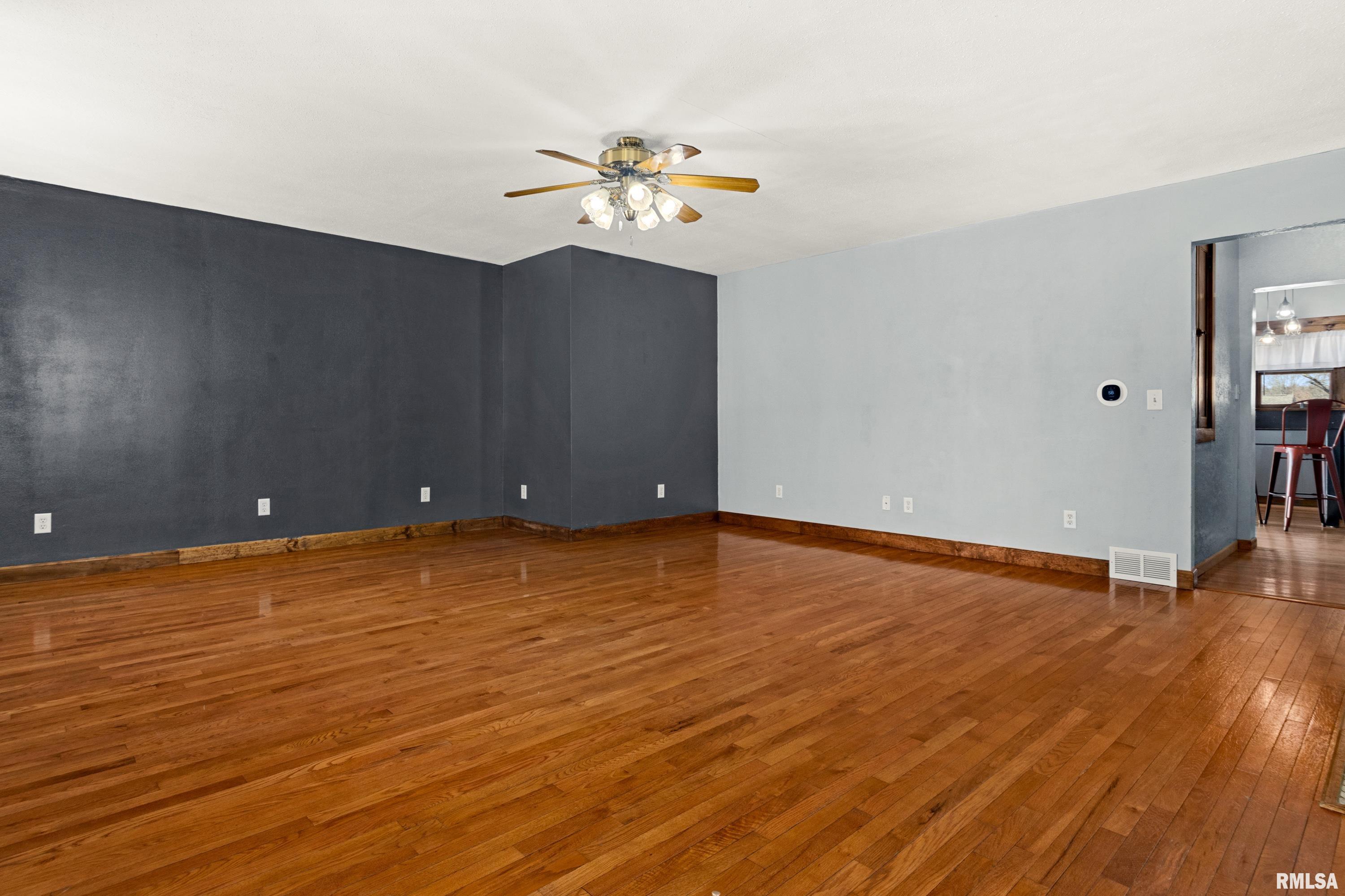 604 South Pleasant Hill Road East Peoria, IL 61611 - Photo 7 of 57