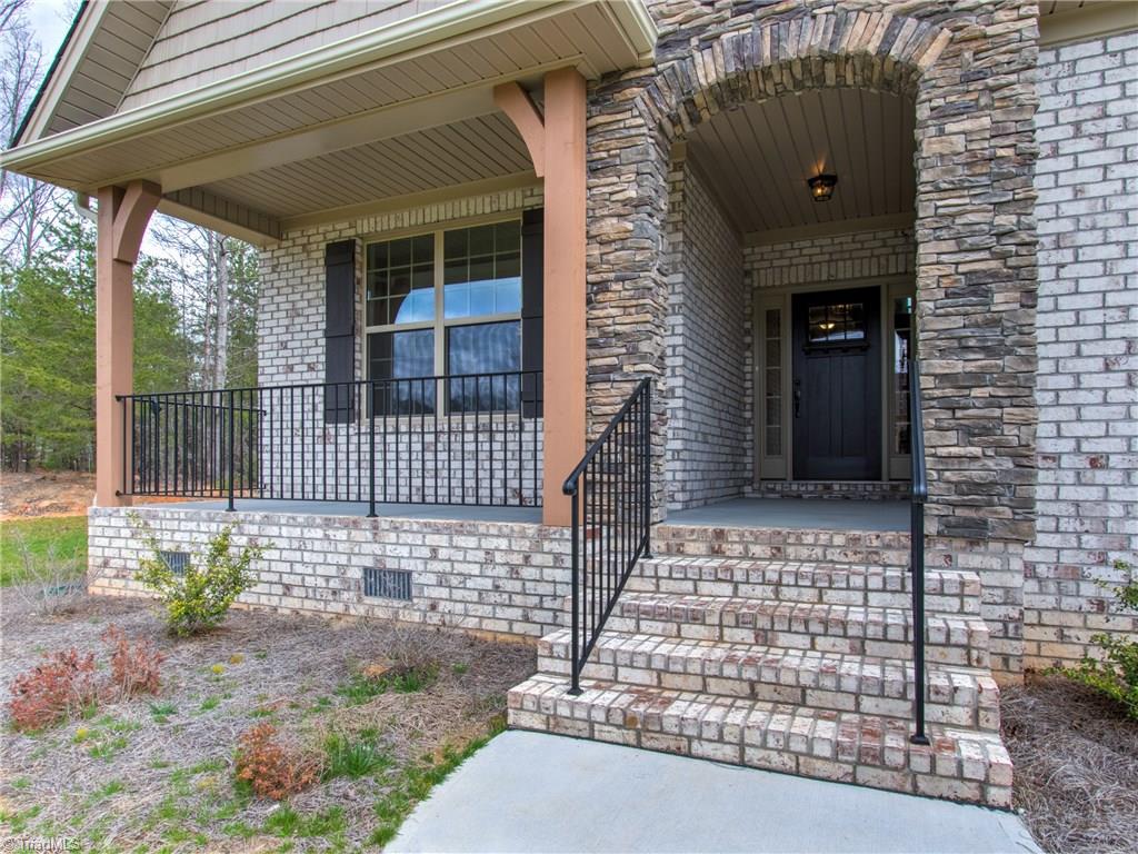 5515 Rambling Road Greensboro, NC 27409 - Photo 4 of 30