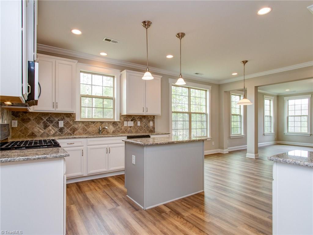 5515 Rambling Road Greensboro, NC 27409 - Photo 6 of 30